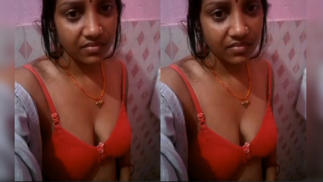 Sexy Bhabhi Shows Her Boobs and Pussy Part2