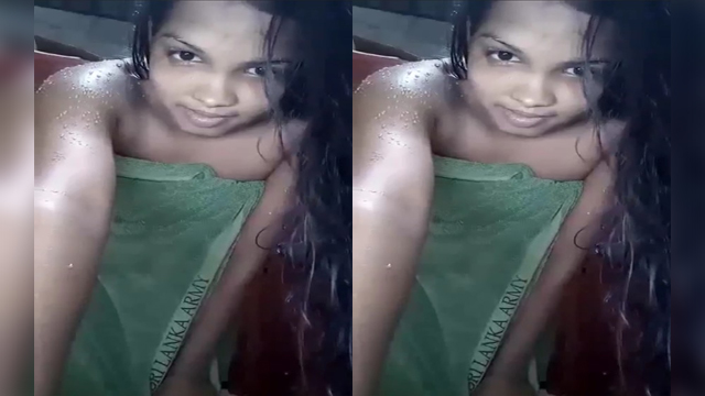 Cute Lankan Girl Showing After Bath