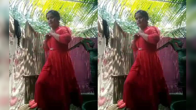 Desi Village Girl Outdoor bathing