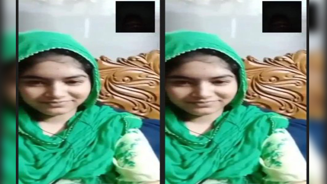 Bangladeshi Beautiful Cute Girl Showing boobs