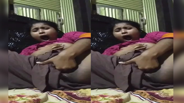Bangladeshi SuperHorny Girl Fingering Part1