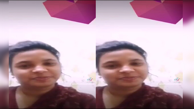 Bangladeshi Beautiful Bhabi Fingering