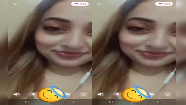 Beautiful Sexy Paki Girl Showing boobs
