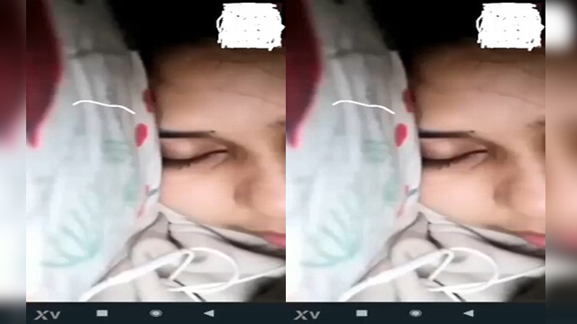 Bangladeshi Girl Shows Pussy
