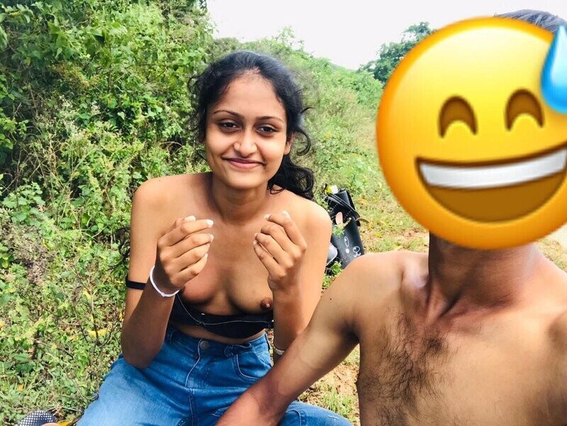 Cute Young Girl Enjoying with Lover Part1