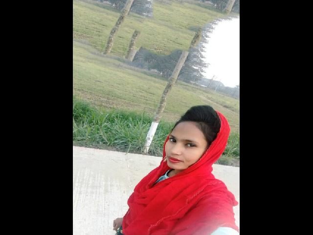 Showing to lover