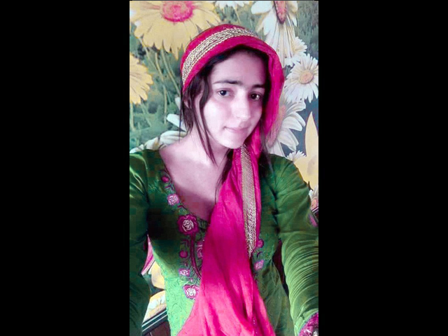Must Watch – Paki Cute Pathan Girl & Uncle Sucking her big Boobs full nude | desi sex