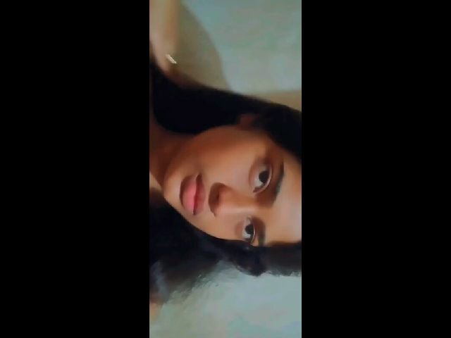 Sexy Paki Girl Showing