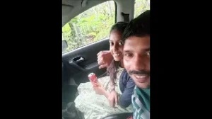 Cute Girl Quick Fucking in Car